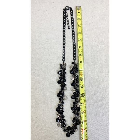 Long Black chain faceted bead cluster necklace - Picture 6 of 6